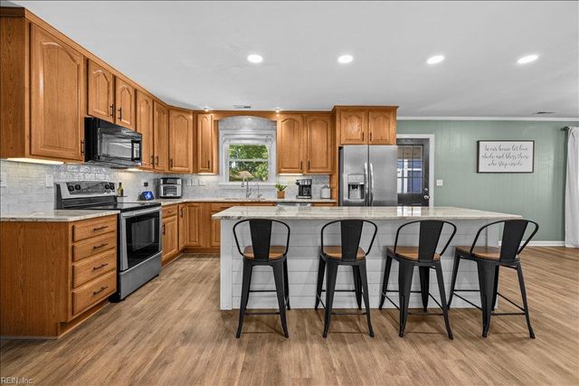 122 Ashley RD, Chesapeake, VA 23322