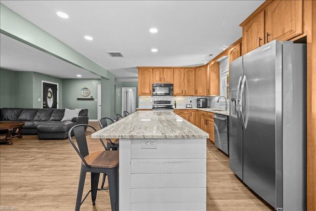 122 Ashley RD, Chesapeake, VA 23322