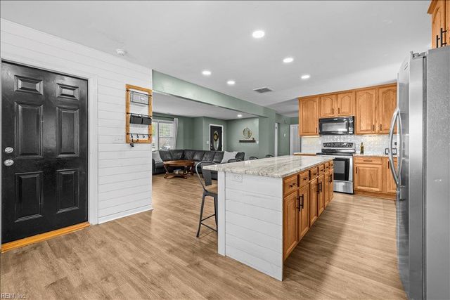 122 Ashley RD, Chesapeake, VA 23322