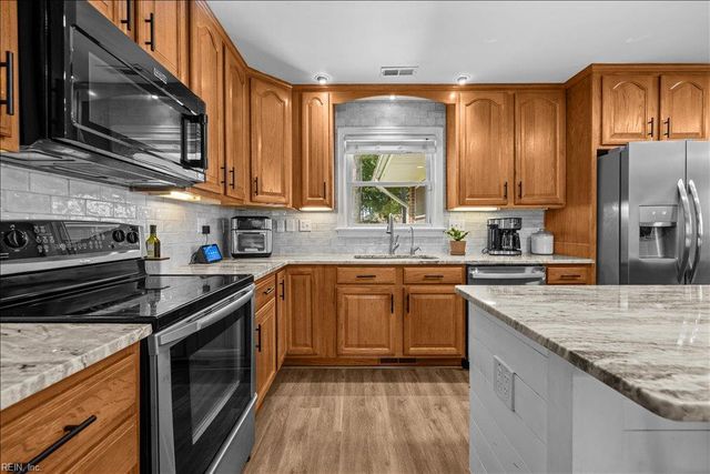 122 Ashley RD, Chesapeake, VA 23322
