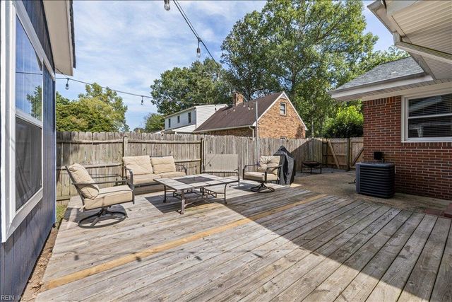 122 Ashley RD, Chesapeake, VA 23322
