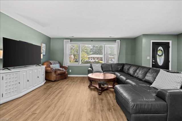 122 Ashley RD, Chesapeake, VA 23322