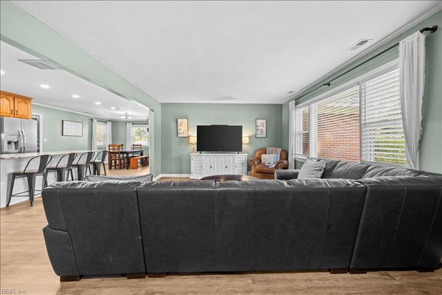 122 Ashley RD, Chesapeake, VA 23322