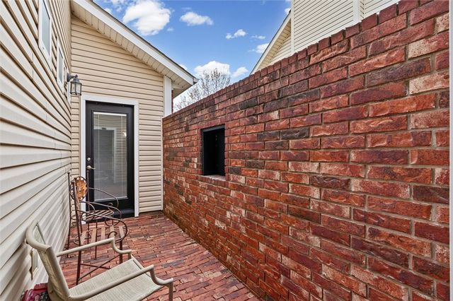 6928 Young Farm Avenue, Springdale, AR 72762