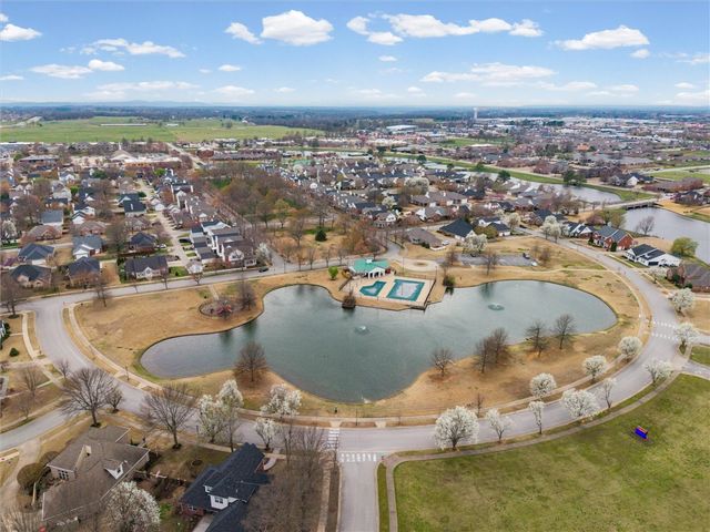 6928 Young Farm Avenue, Springdale, AR 72762