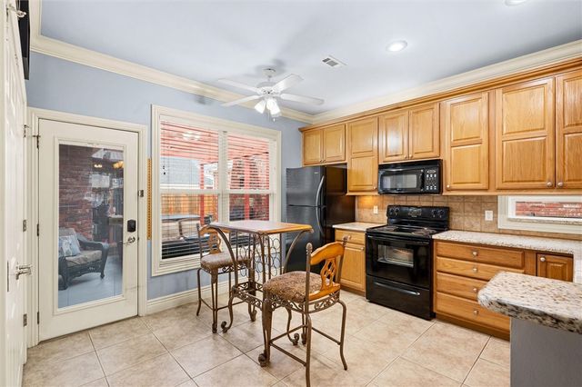 6928 Young Farm Avenue, Springdale, AR 72762