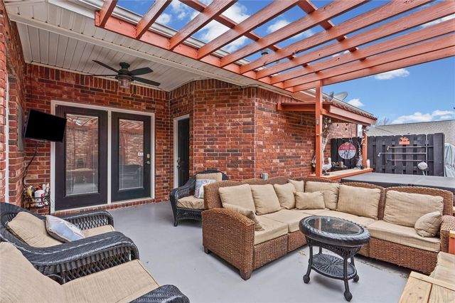 6928 Young Farm Avenue, Springdale, AR 72762