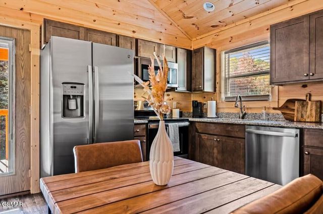 2109 Bluff Ridge Road, Sevierville, TN 37876