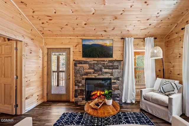 2109 Bluff Ridge Road, Sevierville, TN 37876
