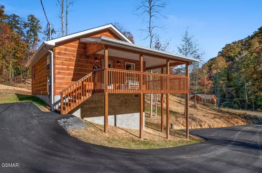 2109 Bluff Ridge Road, Sevierville, TN 37876