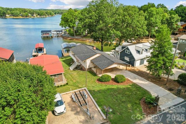 918 Pinehaven Drive, New London, NC 28127