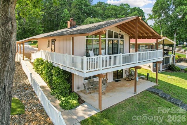 918 Pinehaven Drive, New London, NC 28127