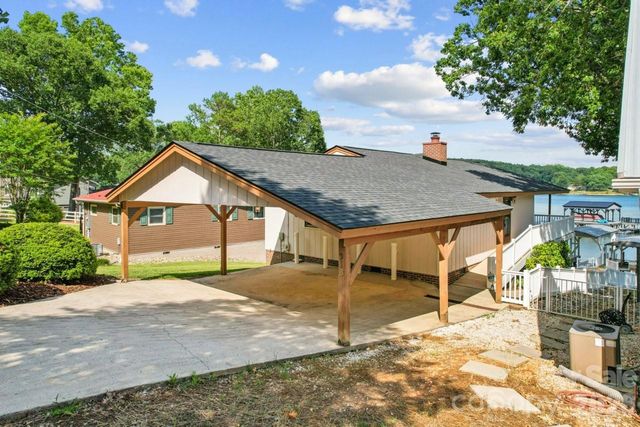 918 Pinehaven Drive, New London, NC 28127