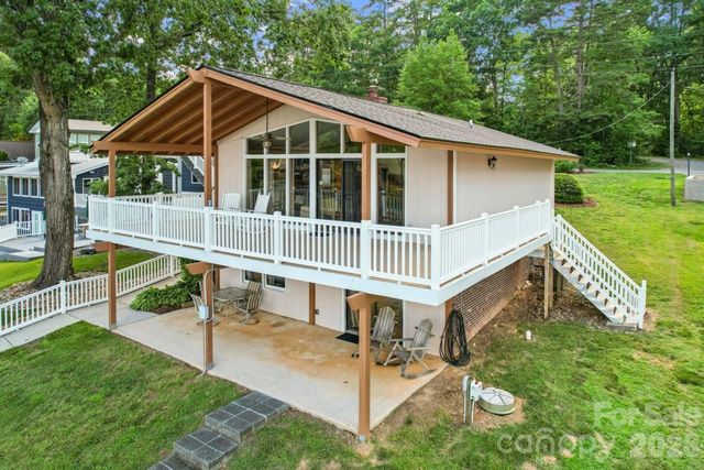918 Pinehaven Drive, New London, NC 28127