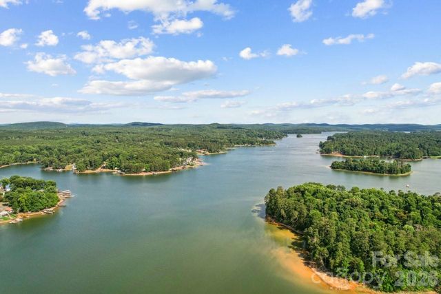918 Pinehaven Drive, New London, NC 28127