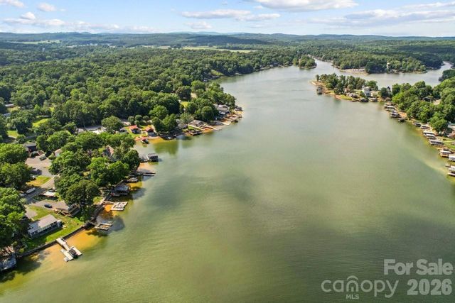 918 Pinehaven Drive, New London, NC 28127