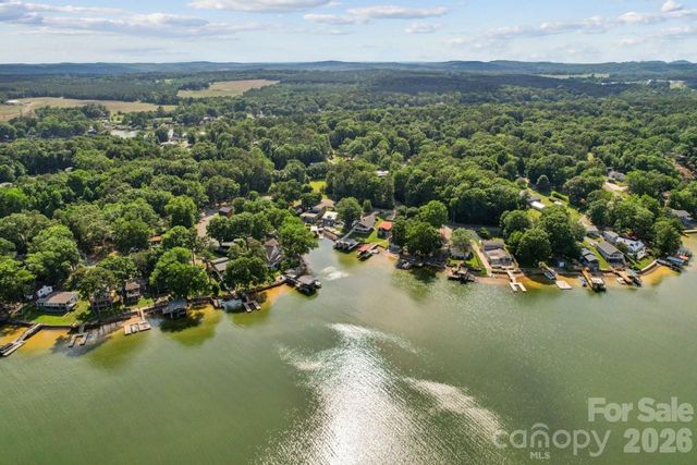918 Pinehaven Drive, New London, NC 28127