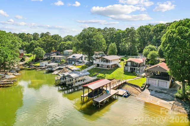 918 Pinehaven Drive, New London, NC 28127