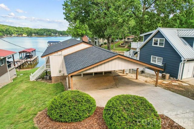 918 Pinehaven Drive, New London, NC 28127
