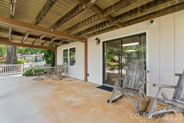 918 Pinehaven Drive, New London, NC 28127