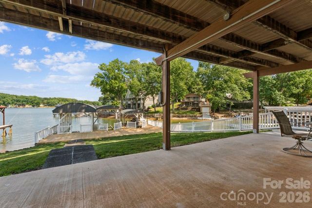 918 Pinehaven Drive, New London, NC 28127