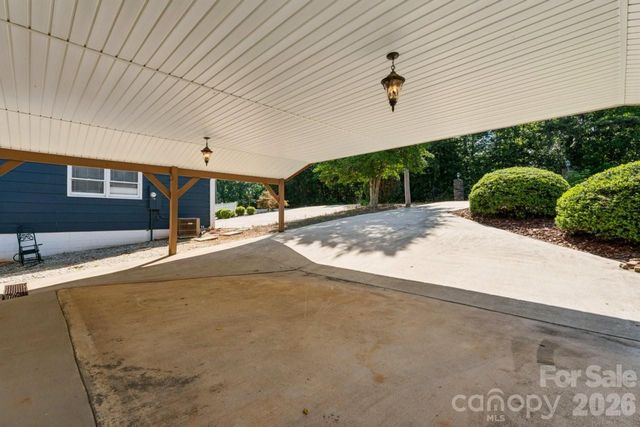 918 Pinehaven Drive, New London, NC 28127