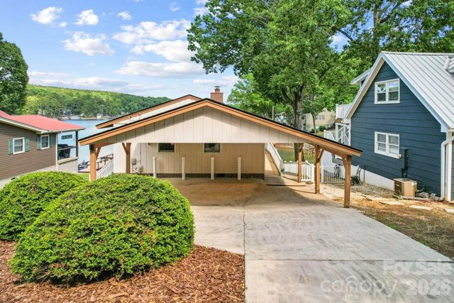 918 Pinehaven Drive, New London, NC 28127