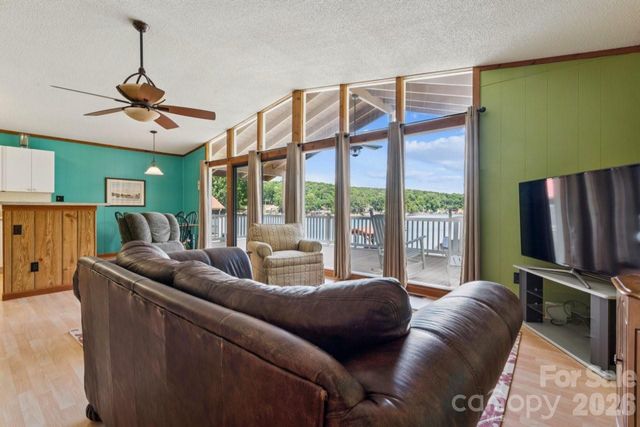 918 Pinehaven Drive, New London, NC 28127