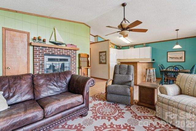 918 Pinehaven Drive, New London, NC 28127