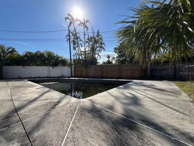 4118 CARSON STREET NE, St Petersburg, FL 33703