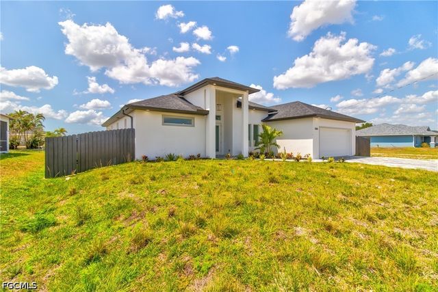 1026 Nelson RD N, Cape Coral, FL 33993