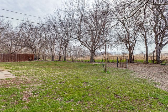 421 Smith Avenue, Everman, TX 76140