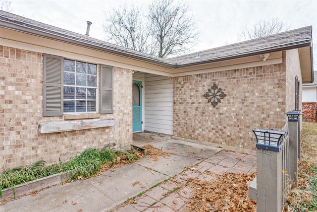 421 Smith Avenue, Everman, TX 76140