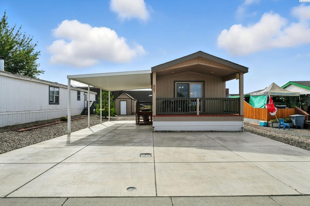 667 Lonetree Lane, Richland, WA 99352