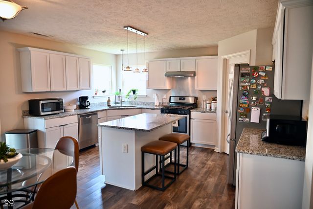 8330 Balmoral Lane, Avon, IN 46123
