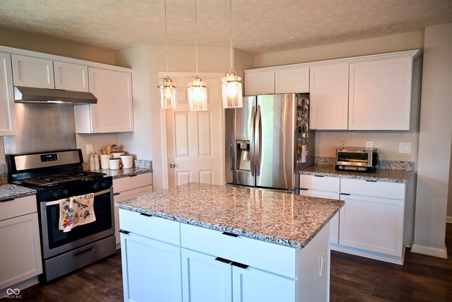 8330 Balmoral Lane, Avon, IN 46123