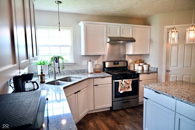 8330 Balmoral Lane, Avon, IN 46123