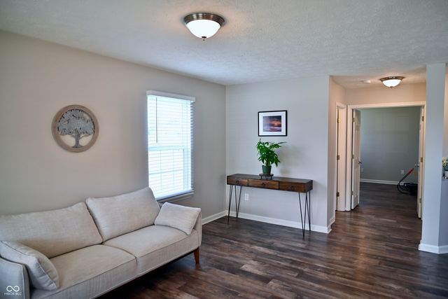 8330 Balmoral Lane, Avon, IN 46123