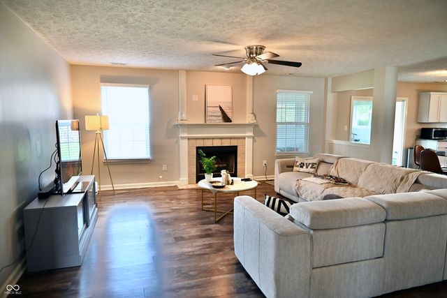8330 Balmoral Lane, Avon, IN 46123