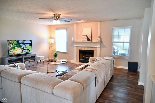 8330 Balmoral Lane, Avon, IN 46123