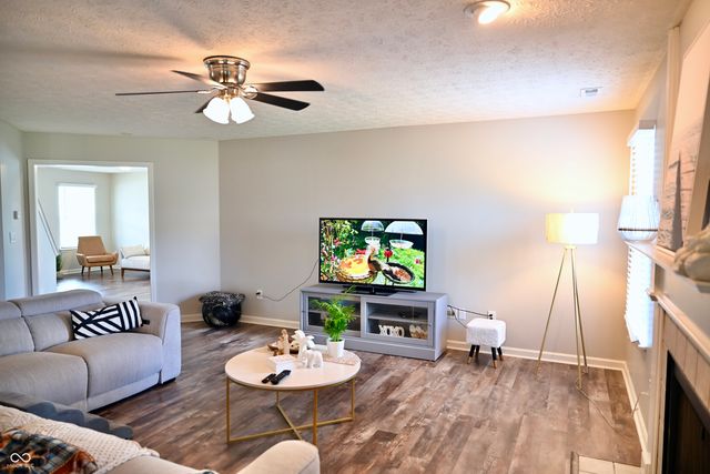 8330 Balmoral Lane, Avon, IN 46123