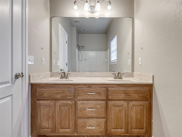 940 NE 28th Street, Moore, OK 73160