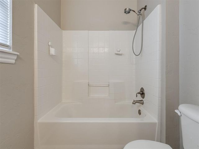 940 NE 28th Street, Moore, OK 73160