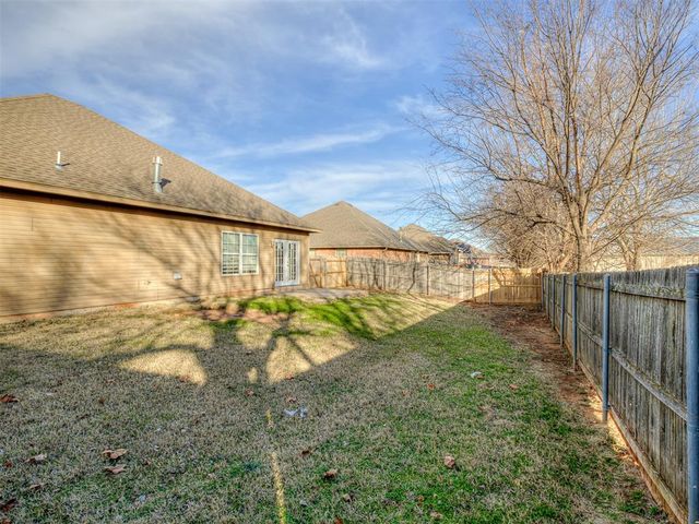 940 NE 28th Street, Moore, OK 73160