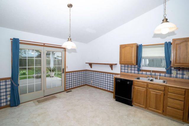 827 Sussex Court, Lafayette, IN 47909