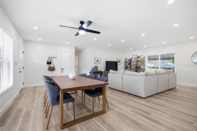 102 W ANGLEWOOD DRIVE, Brandon, FL 33511