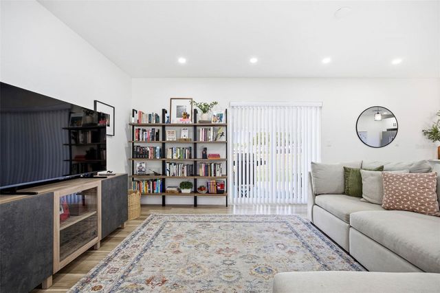 102 W ANGLEWOOD DRIVE, Brandon, FL 33511