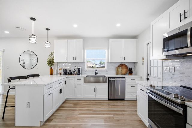 102 W ANGLEWOOD DRIVE, Brandon, FL 33511