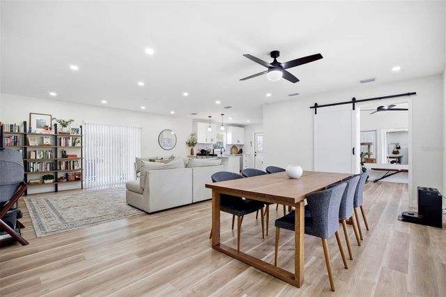 102 W ANGLEWOOD DRIVE, Brandon, FL 33511