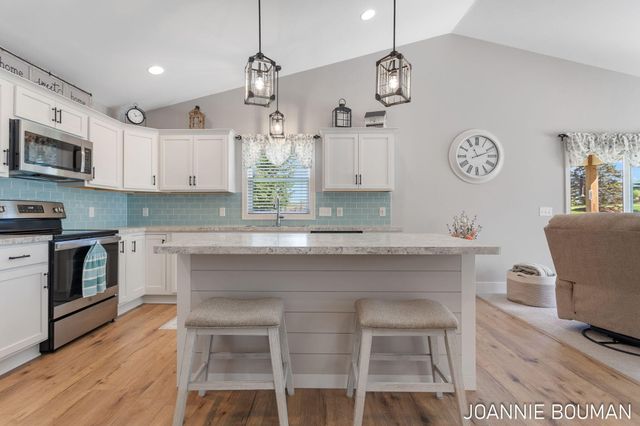 3497 Riverwalk Drive, Hamilton, MI 49419
